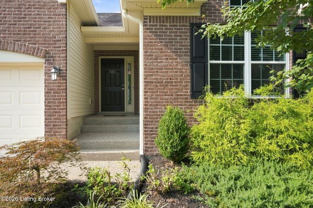 17409 Westbury Dr, Louisville, KY 40245