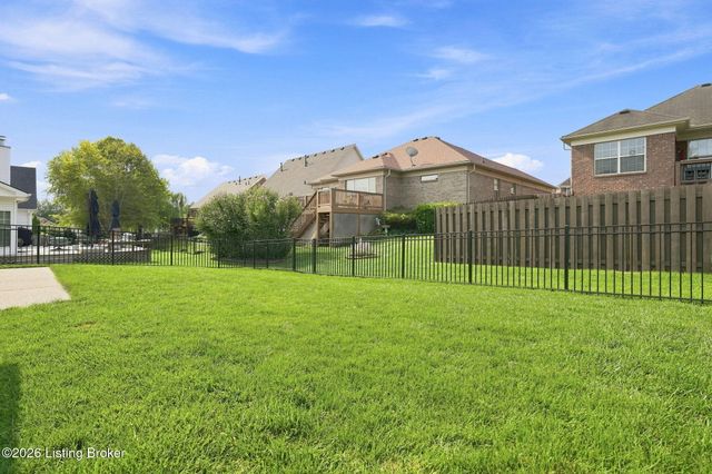 17409 Westbury Dr, Louisville, KY 40245