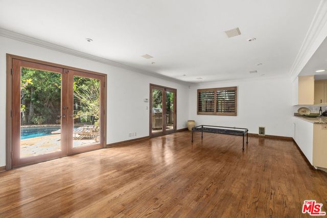 2695 La Cuesta Drive, Los Angeles, CA 90046