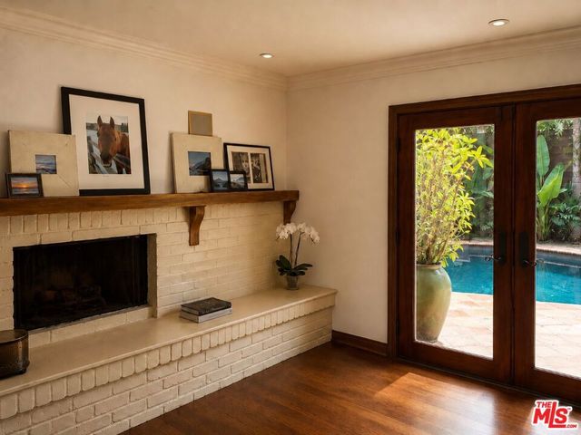 2695 La Cuesta Drive, Los Angeles, CA 90046