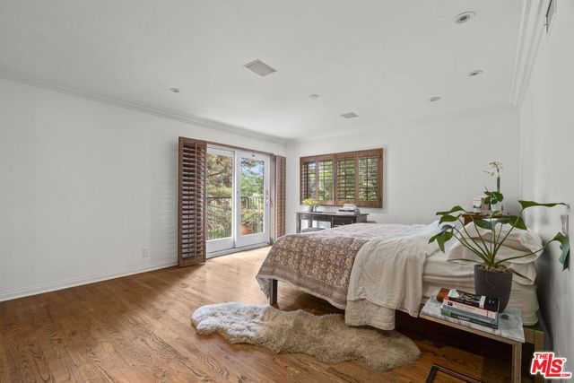 2695 La Cuesta Drive, Los Angeles, CA 90046