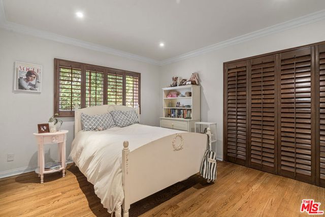 2695 La Cuesta Drive, Los Angeles, CA 90046