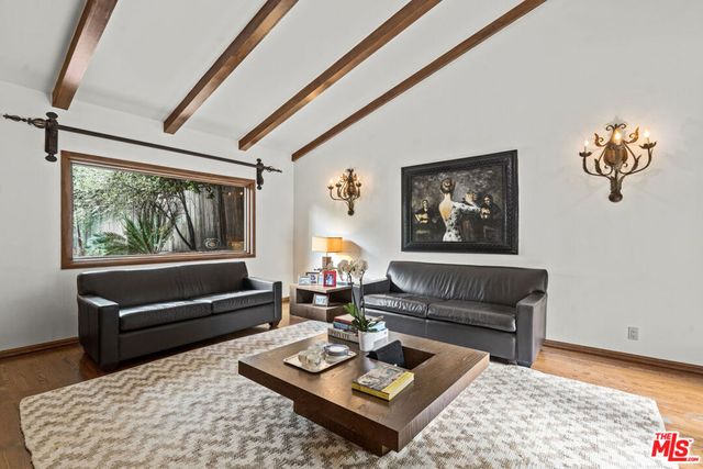 2695 La Cuesta Drive, Los Angeles, CA 90046