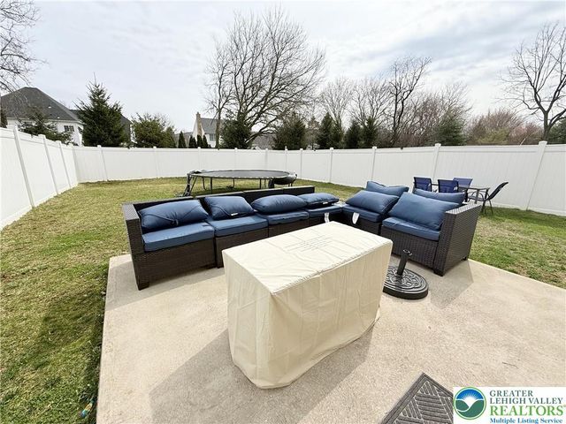 2121 Huntington Lane, Easton, PA 18040