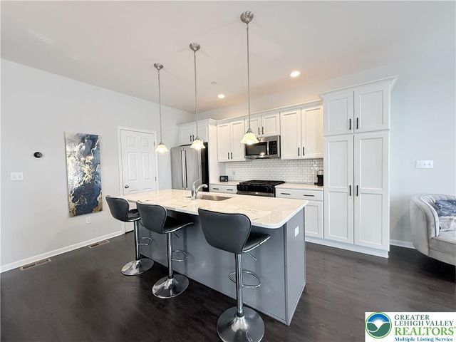 2121 Huntington Lane, Easton, PA 18040