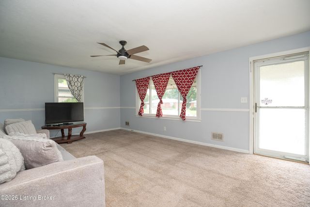 11412 Flowervale Ln, Louisville, KY 40272
