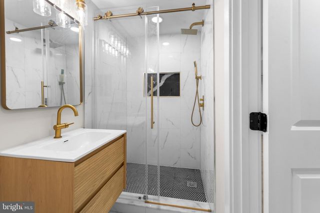 6406 ELMHURST ST, District Heights, MD 20747