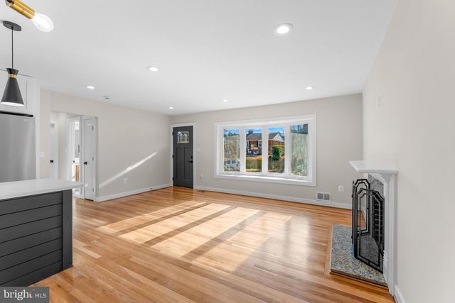 6406 ELMHURST ST, District Heights, MD 20747