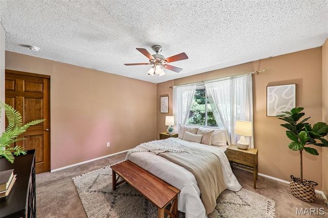 995 Century Oaks Drive, Manchester, MO 63021