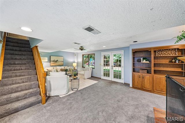 995 Century Oaks Drive, Manchester, MO 63021