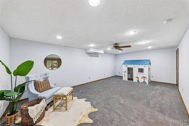 995 Century Oaks Drive, Manchester, MO 63021