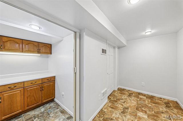 995 Century Oaks Drive, Manchester, MO 63021