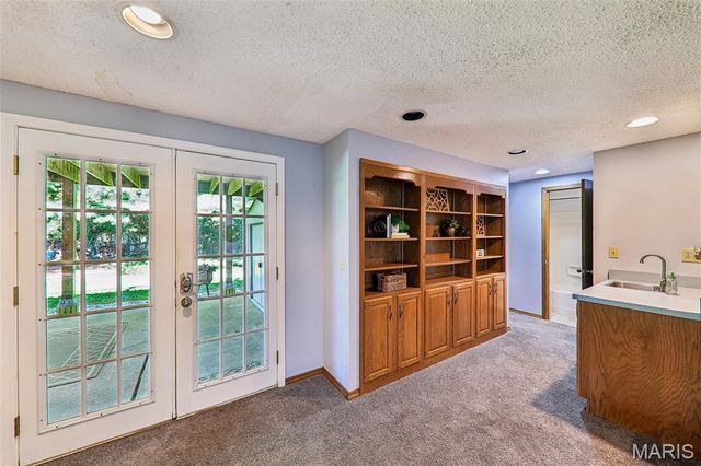 995 Century Oaks Drive, Manchester, MO 63021