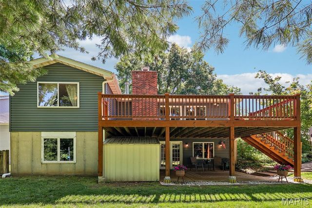 995 Century Oaks Drive, Manchester, MO 63021