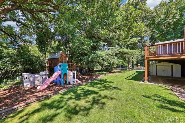 995 Century Oaks Drive, Manchester, MO 63021