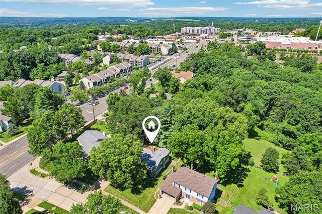 995 Century Oaks Drive, Manchester, MO 63021