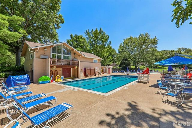 995 Century Oaks Drive, Manchester, MO 63021