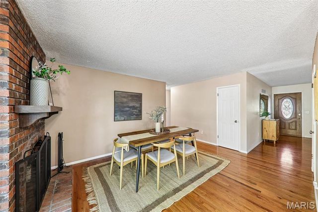 995 Century Oaks Drive, Manchester, MO 63021