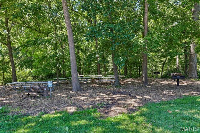 995 Century Oaks Drive, Manchester, MO 63021