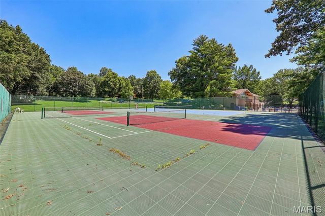 995 Century Oaks Drive, Manchester, MO 63021