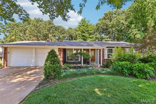 995 Century Oaks Drive, Manchester, MO 63021