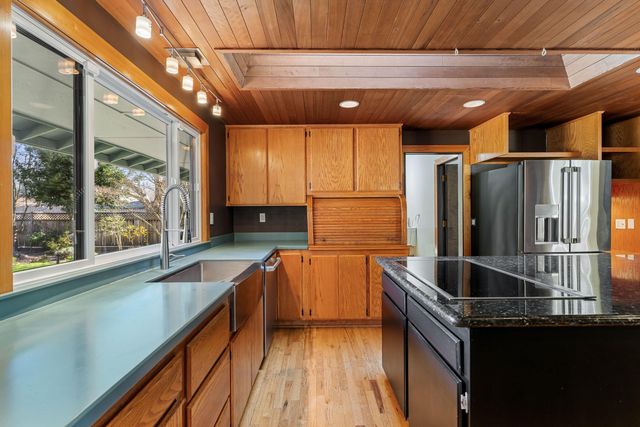 722 NW Sandy Drive, Grants Pass, OR 97526