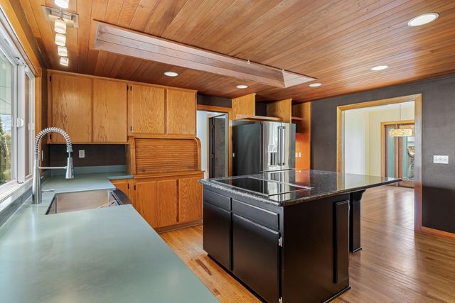 722 NW Sandy Drive, Grants Pass, OR 97526