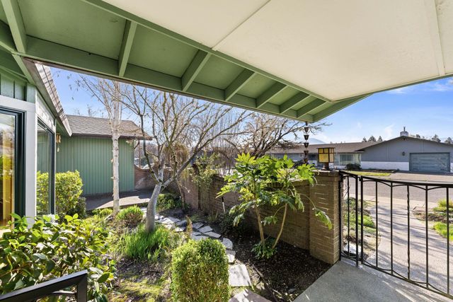 722 NW Sandy Drive, Grants Pass, OR 97526