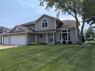 2575 GASLIGHT COURT, Oshkosh, WI 54904