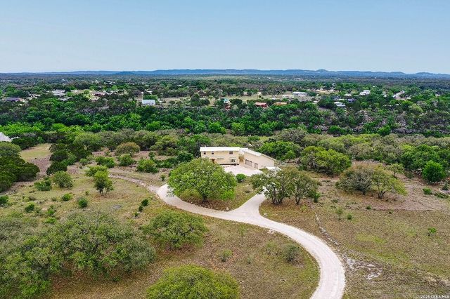 3263 Palomino Spgs, Bandera, TX 78003