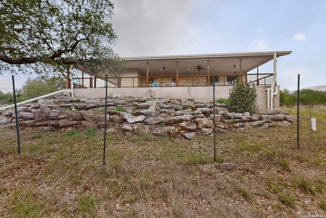 3263 Palomino Spgs, Bandera, TX 78003
