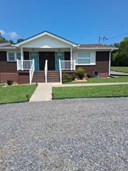 1263 Avondale Rd # B, Hendersonville, TN 37075