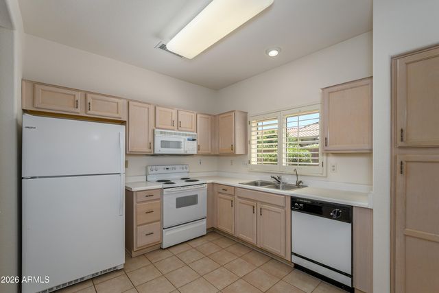 22202 N COCHISE Lane, Sun City West, AZ 85375