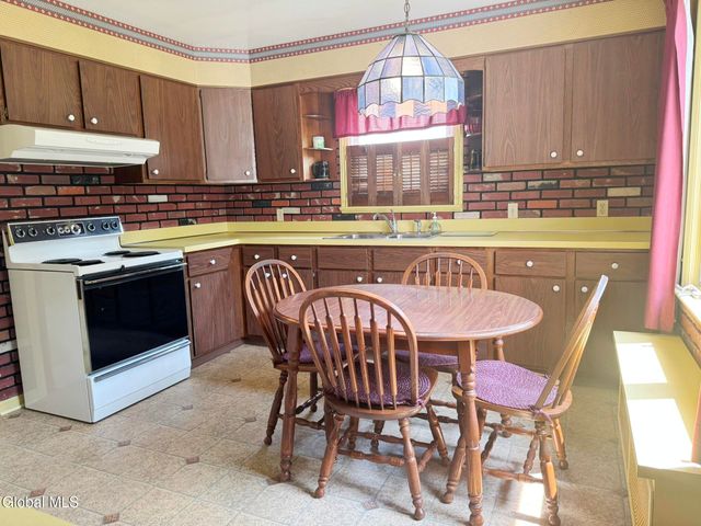 8 Prout Avenue, Brunswick, NY 12180