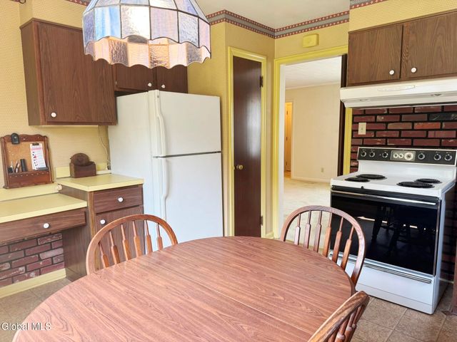 8 Prout Avenue, Brunswick, NY 12180