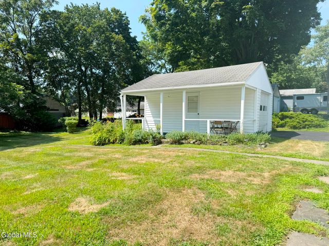 8 Prout Avenue, Brunswick, NY 12180