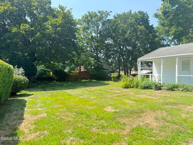 8 Prout Avenue, Brunswick, NY 12180