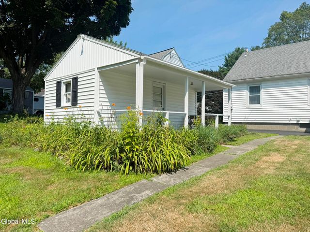 8 Prout Avenue, Brunswick, NY 12180