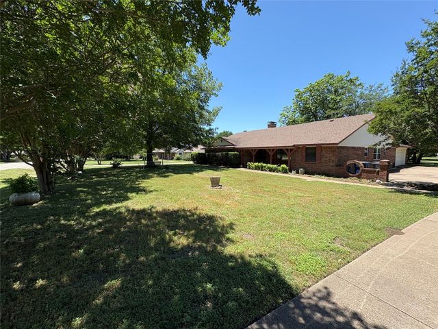 327 Shadowwood Trail, Ovilla, TX 75154