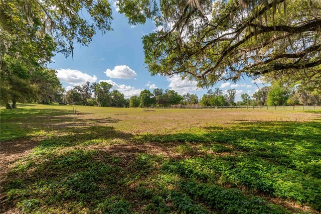 6124 NW 160TH STREET, Reddick, FL 32686