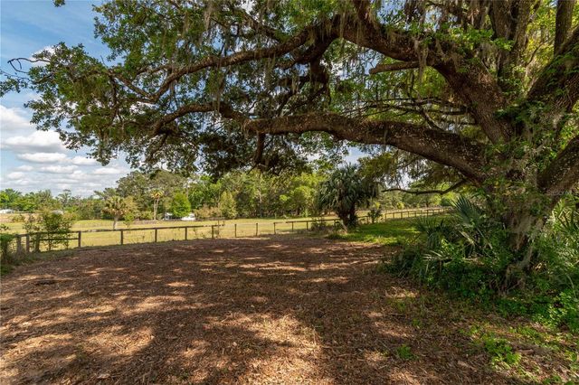 6124 NW 160TH STREET, Reddick, FL 32686