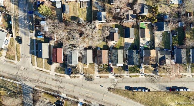 152 W Mansfield Avenue, Pontiac, MI 48340