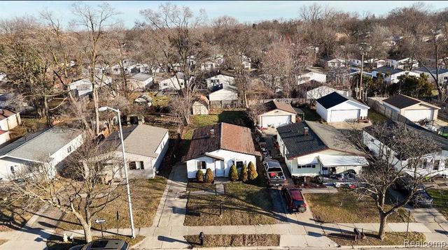 152 W Mansfield Avenue, Pontiac, MI 48340