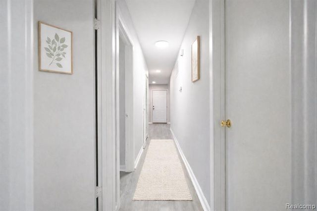 152 W Mansfield Avenue, Pontiac, MI 48340