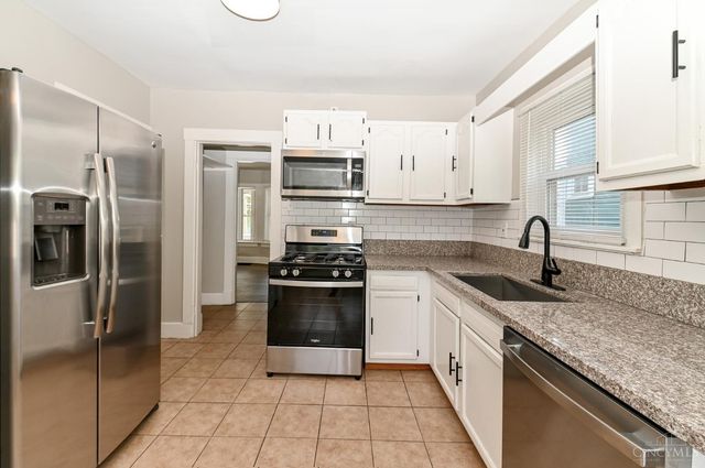 1946 Hewitt Avenue, Cincinnati, OH 45207