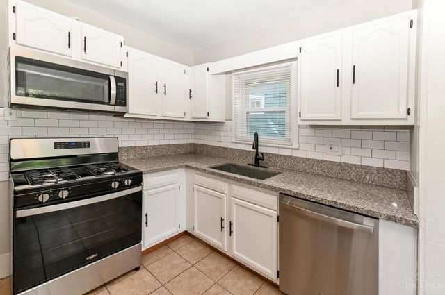 1946 Hewitt Avenue, Cincinnati, OH 45207