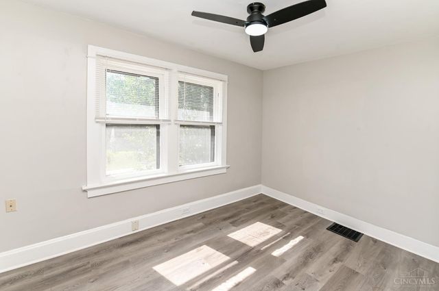 1946 Hewitt Avenue, Cincinnati, OH 45207