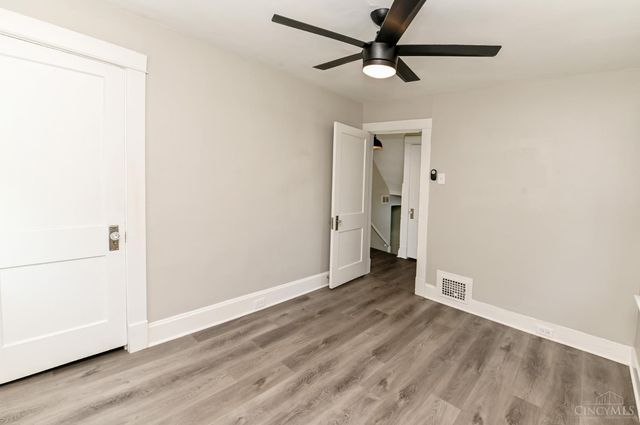 1946 Hewitt Avenue, Cincinnati, OH 45207