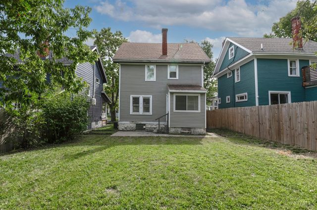 1946 Hewitt Avenue, Cincinnati, OH 45207