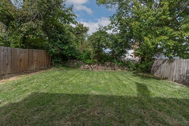 1946 Hewitt Avenue, Cincinnati, OH 45207